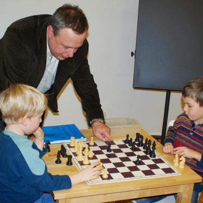 Schachlehrer in Aktion